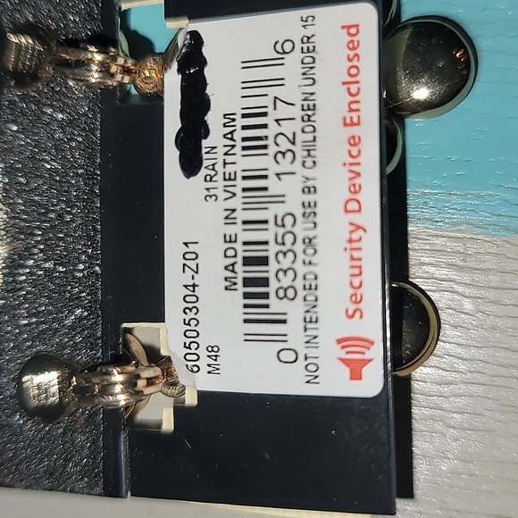 Napier EZ Comfort multicolor clip earrings. - Picture 3 of 6